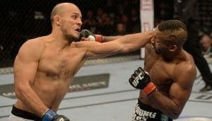 Сияр Бахадурзада отрицает, что пускал газы во время боя с Джоном Ховардом