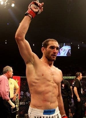 Адлан Амагов травмирован и выбывает из состава участников UFC Fight Night 35