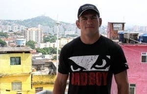 Пауло Тиаго подписал новый контракт с UFC