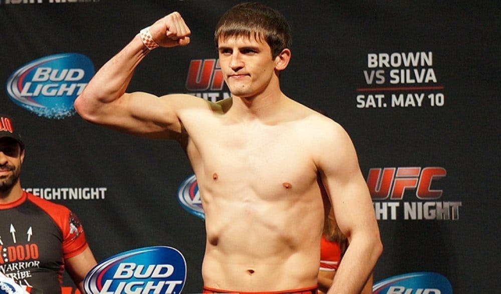 Поединок Альберта Туменова и Эндрю Тодхантера снят с карты турнира UFC 188