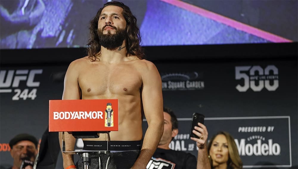 Топовый полусредневес UFC отправится в Австралию на борьбу с лесными пожарами