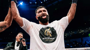 Орловский досрочно победил Коуплэнда, потребовав бой за титул с Ротвеллом