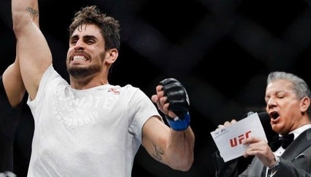 Антонио Карлос бросил вызов Пауло Косте