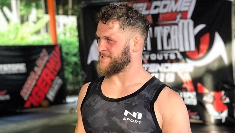 Рафаэль Физиев не выступит на турнире UFC в Уругвае из-за перелома ноги