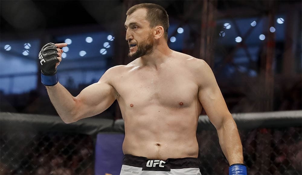 Муслим Салихов выбыл из боя против Мишеля Перейры