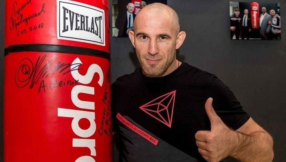 Алексей Олейник: «Все мечтали, чтобы на турнире UFC был поднят флаг России, и мы это сделали»