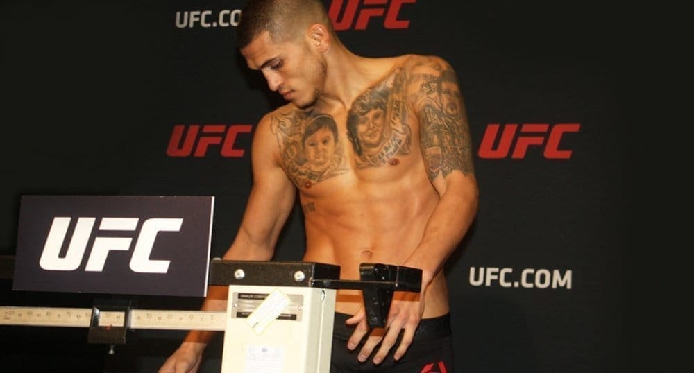 Энтони Петтис провалил взвешивание к турниру UFC 206