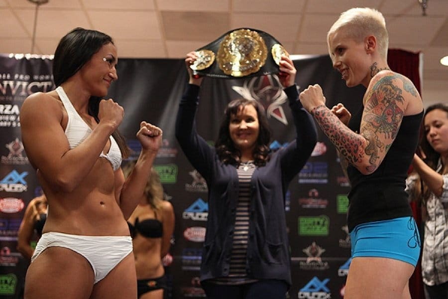 Карла Эспарза против Бек Хьятт (Carla Esparza vs Bec Hyatt)
