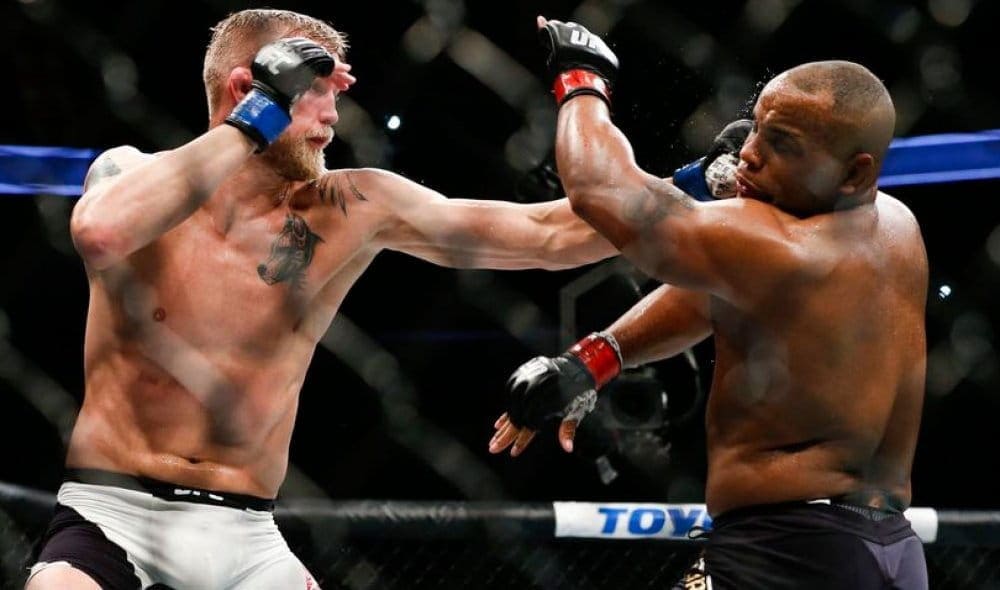 Даниэль Кормье: «Меня в жизни не били сильнее»