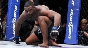 Рашад Эванс в очередной раз выбывает из поединка с Тимом Кеннеди