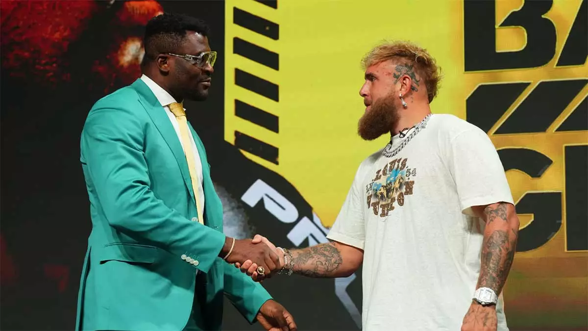 Фрэнсис Нганну и Джейк Пол