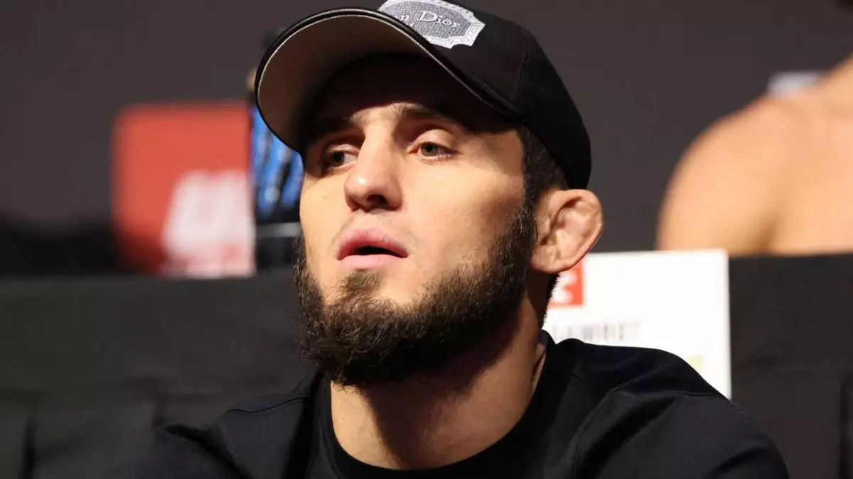 Ислам Махачев