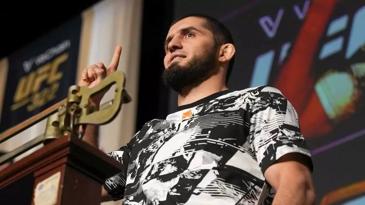 Ислам Махачев