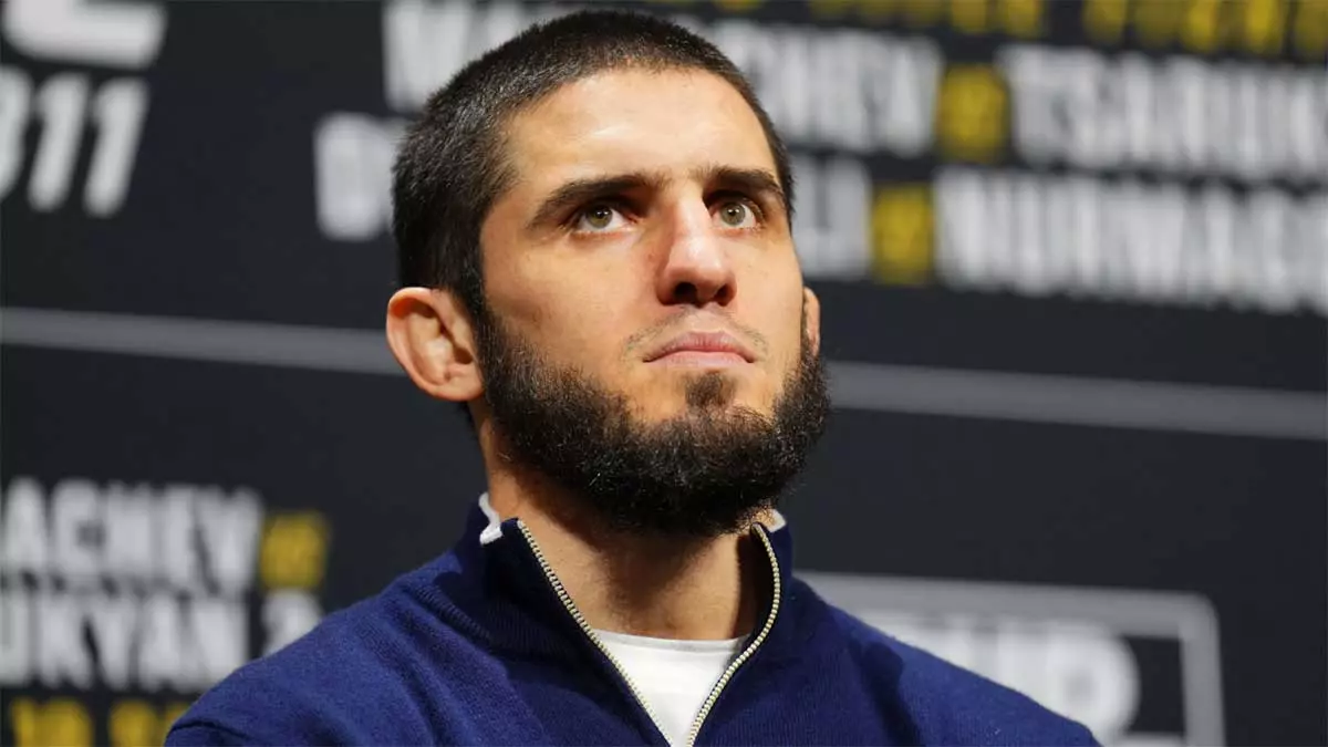 Ислам Махачев