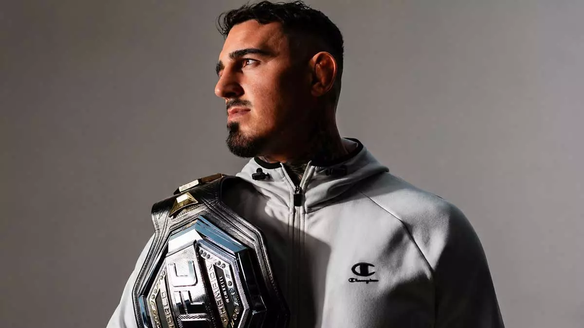 Том Аспиналл