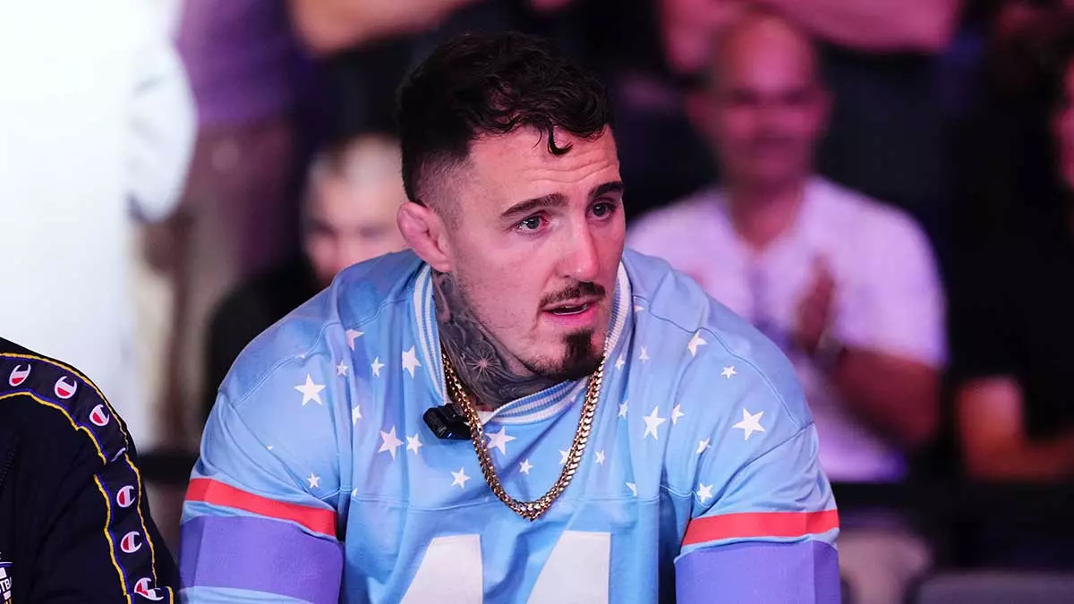 Том Аспиналл