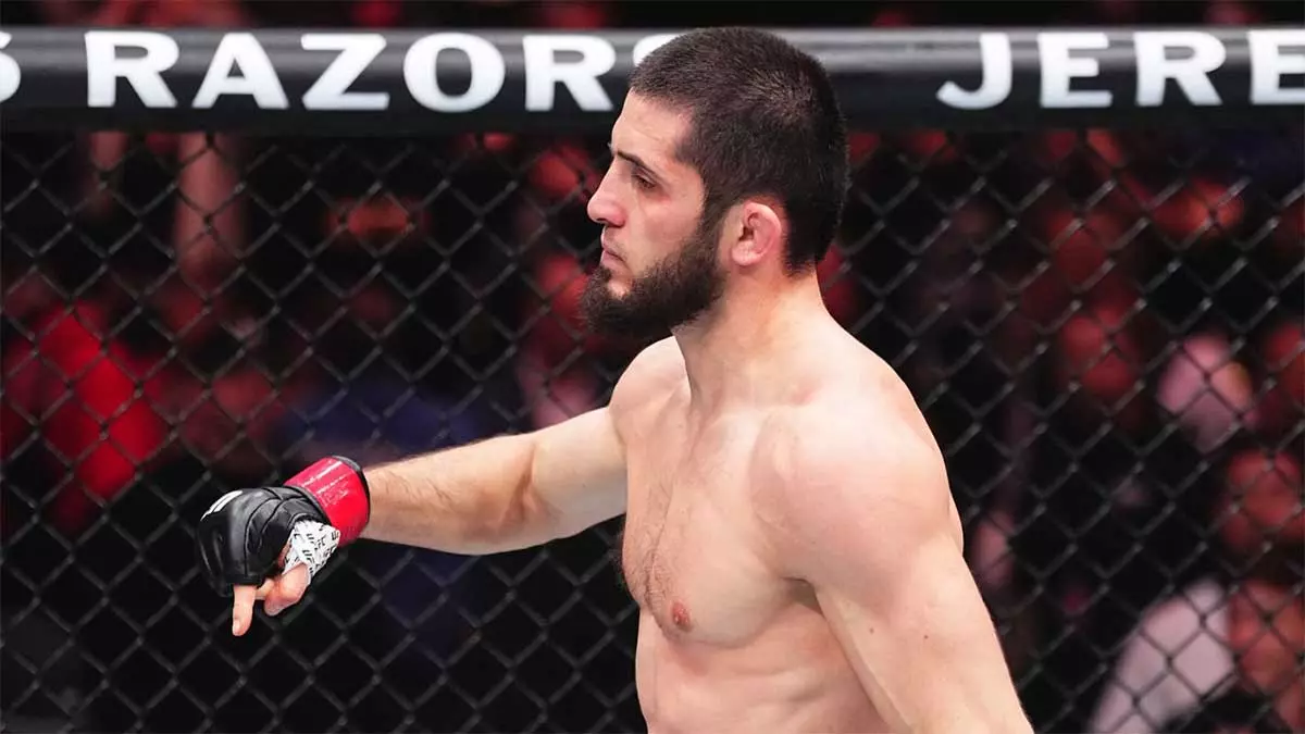 Ислам Махачев