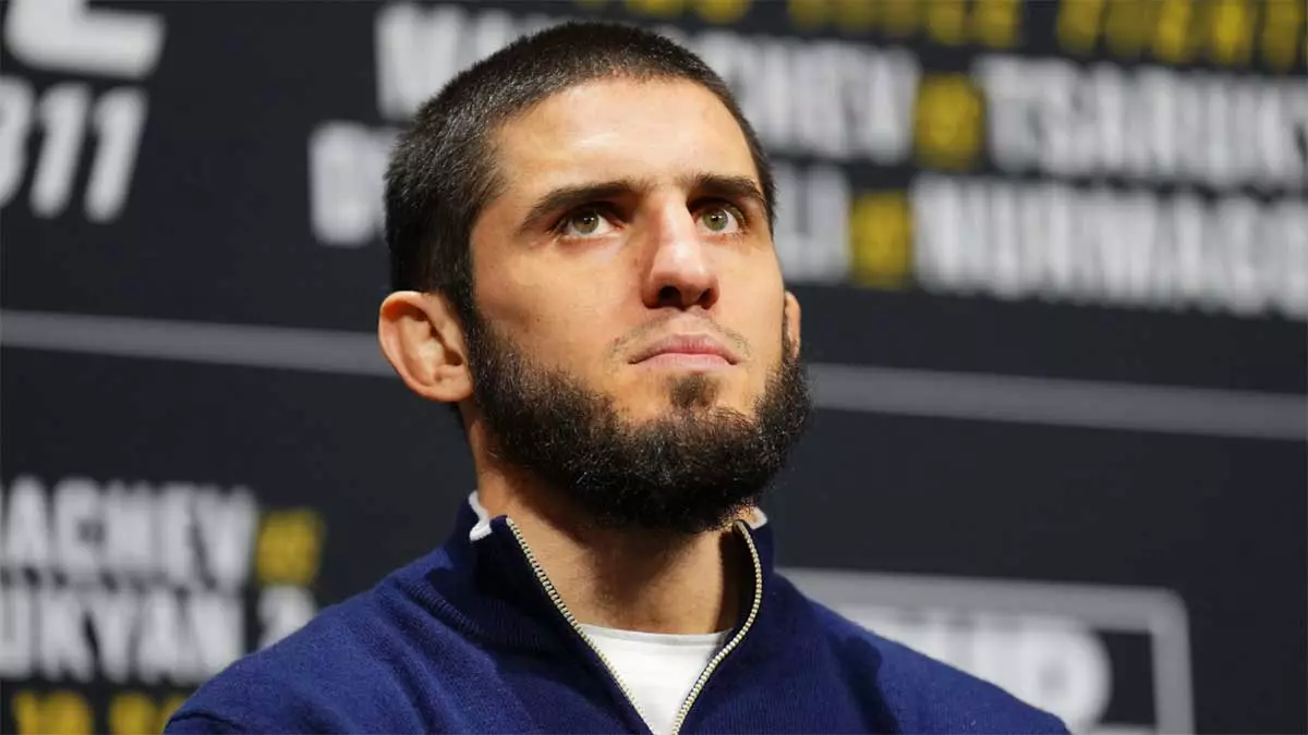 Ислам Махачев