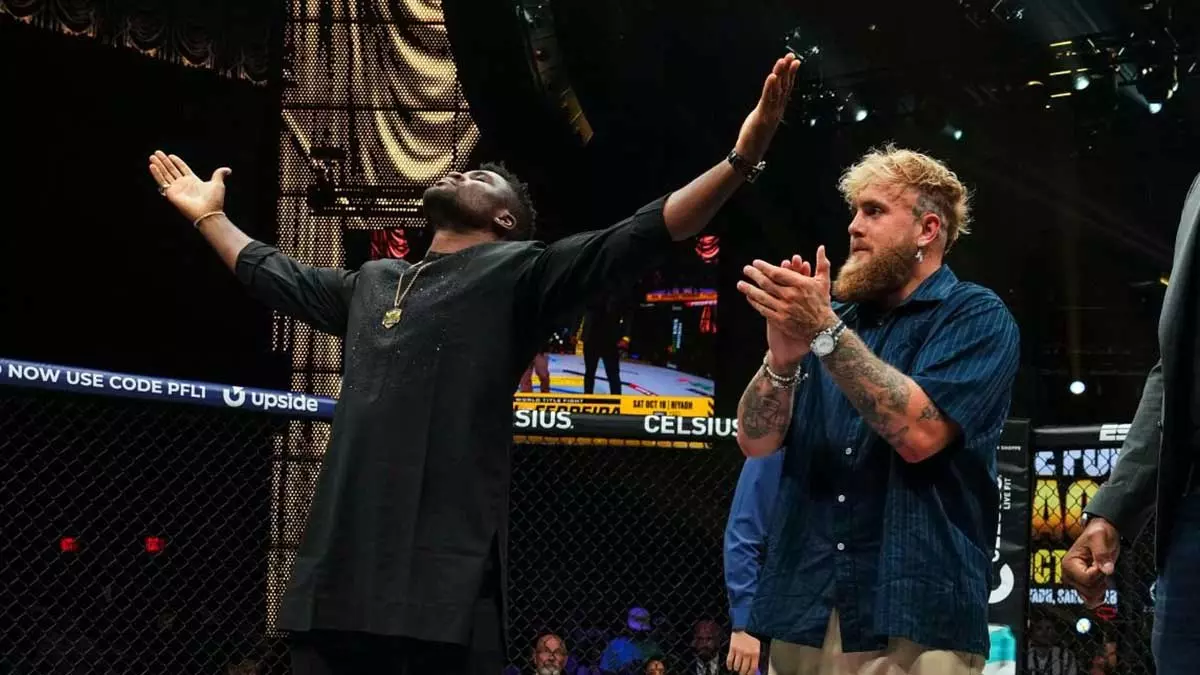 Фрэнсис Нганну и Джейк Пол