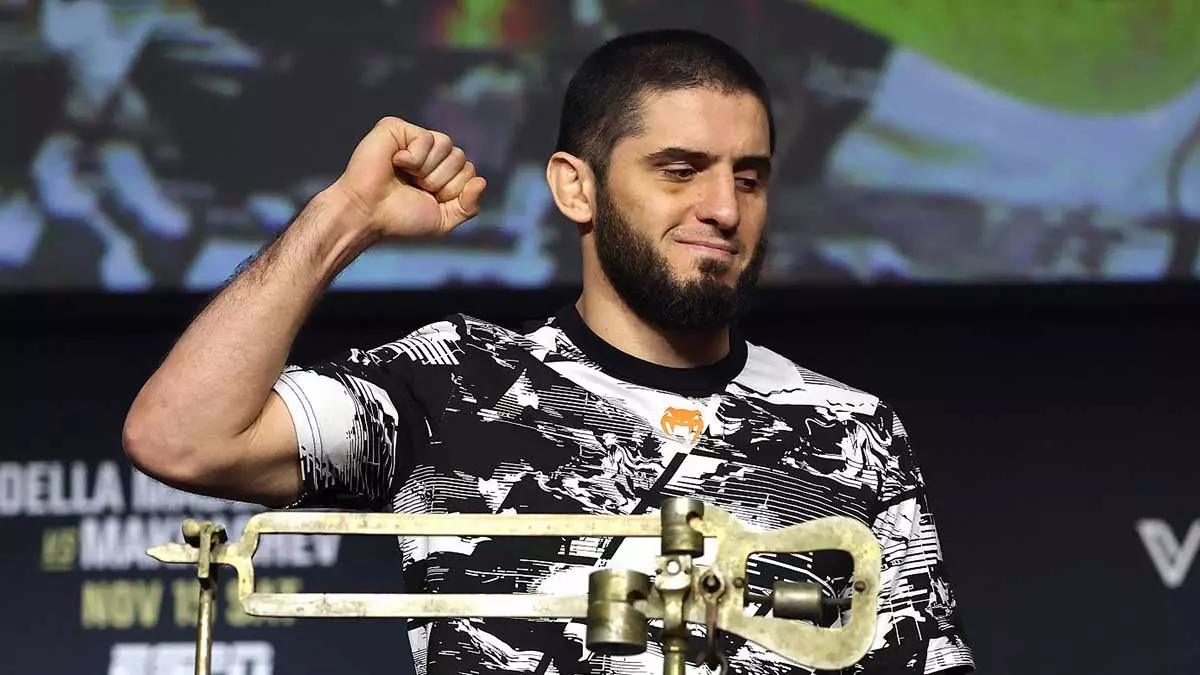 Ислам Махачев