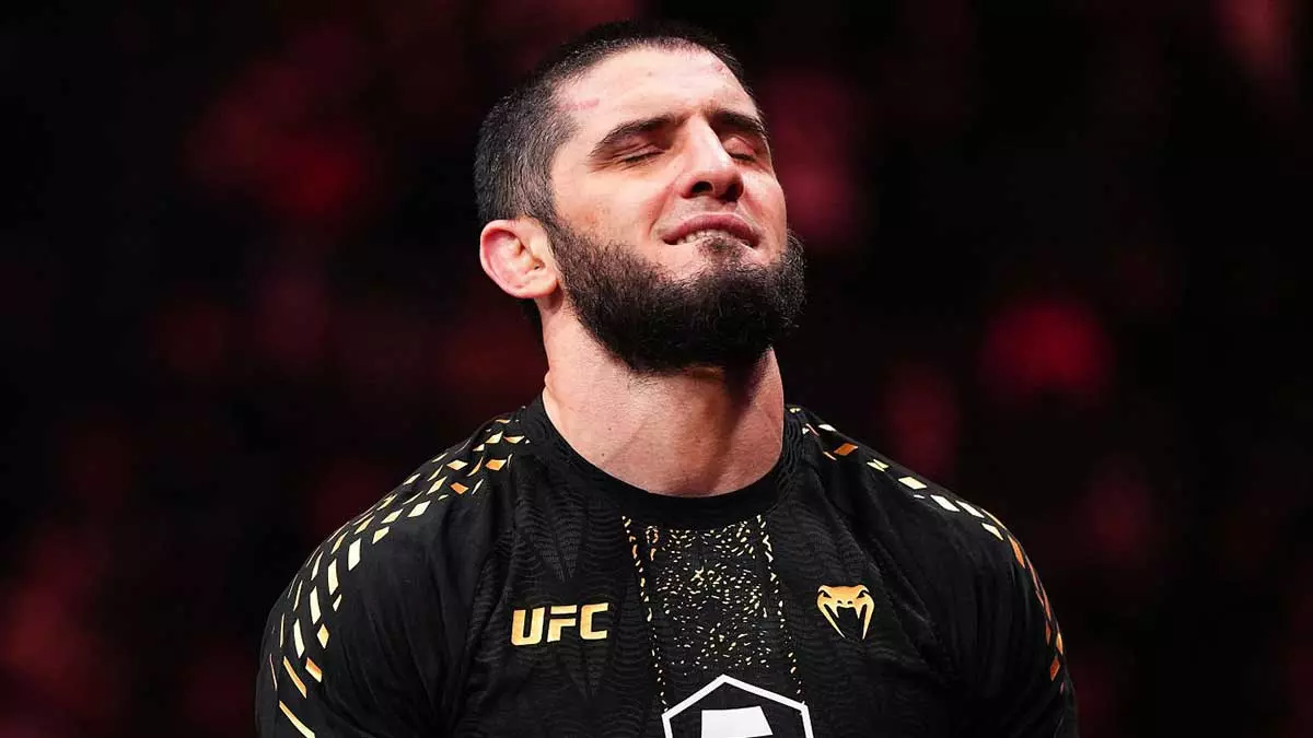 Ислам Махачев