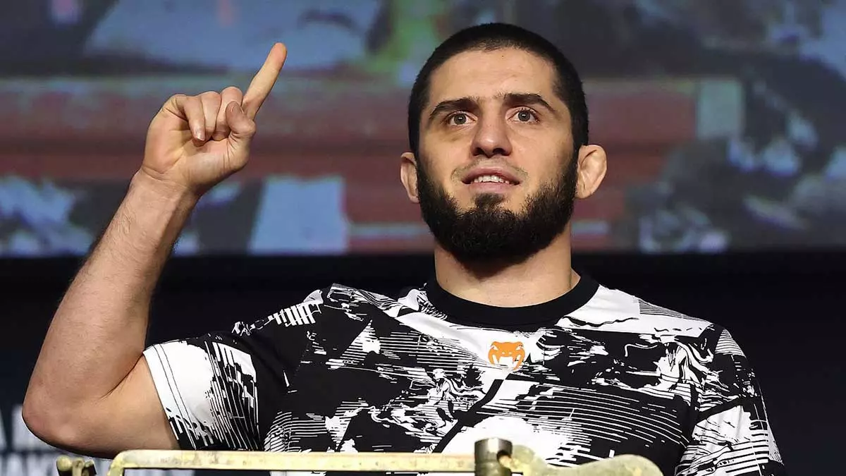 Ислам Махачев