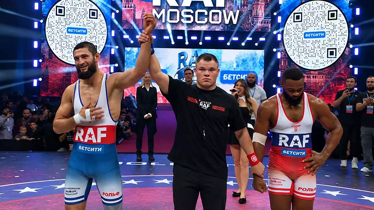 Хамзат Чимаев и Тайрон Вудли